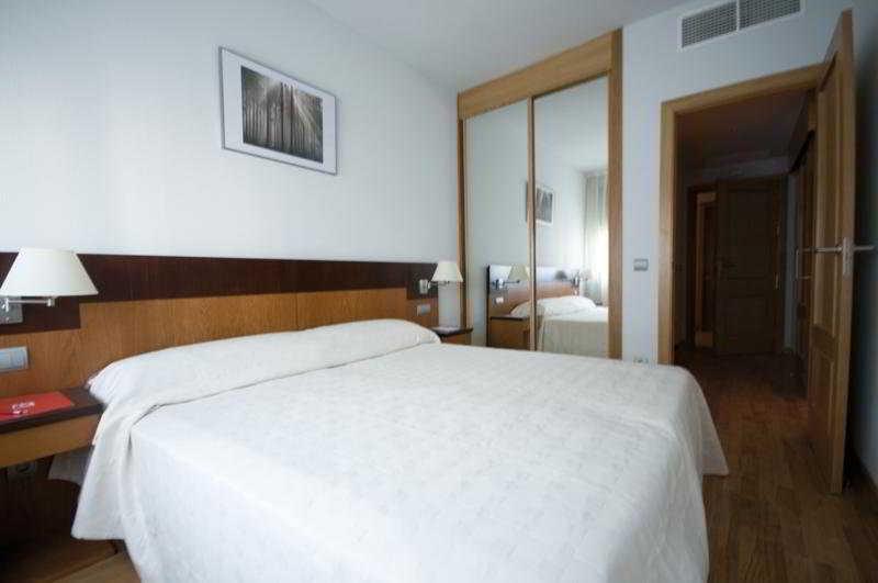 Suites Kris Aeropuerto Madrid Dış mekan fotoğraf